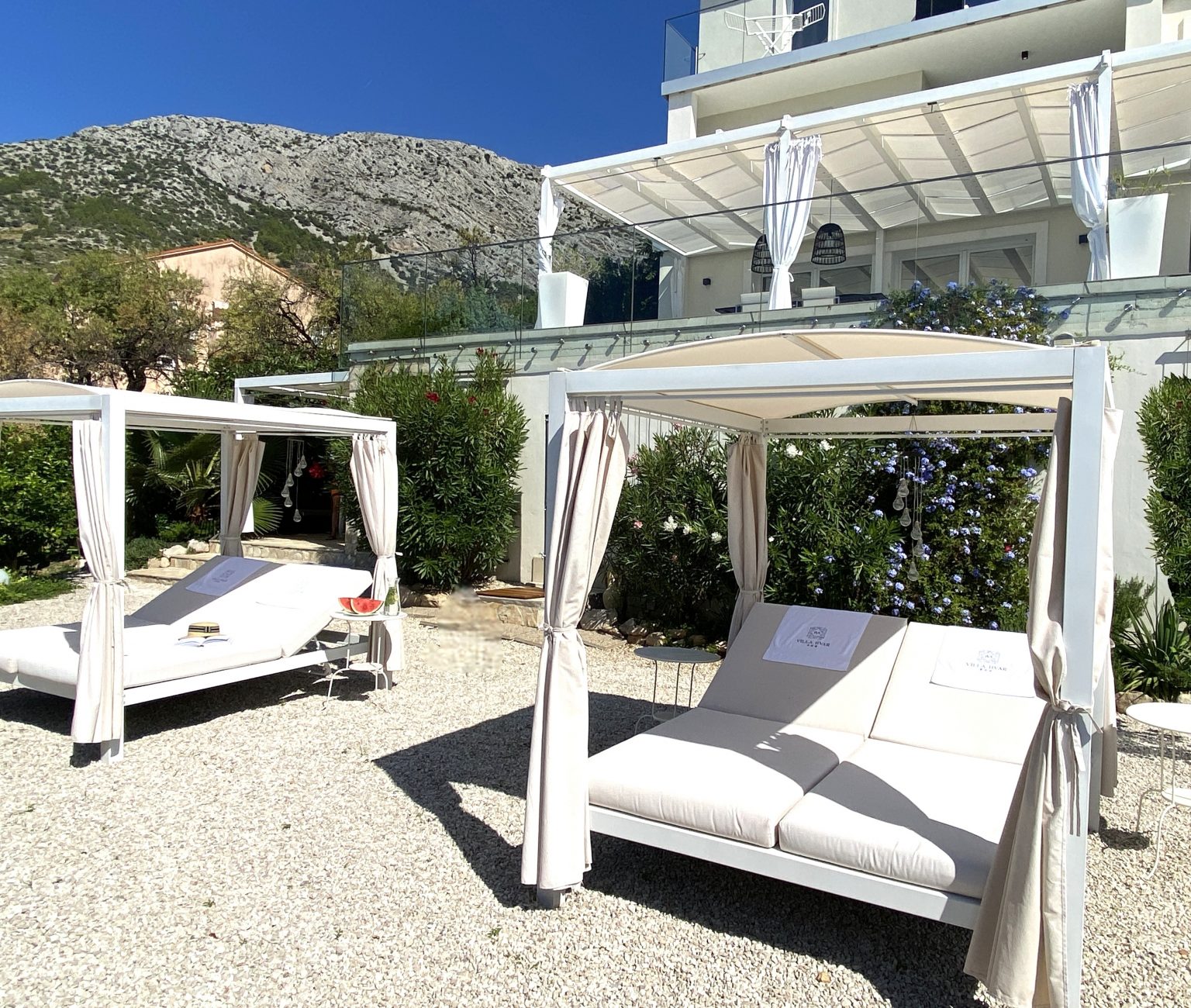 Villa Hvar mit Garten und Sonnenliegen